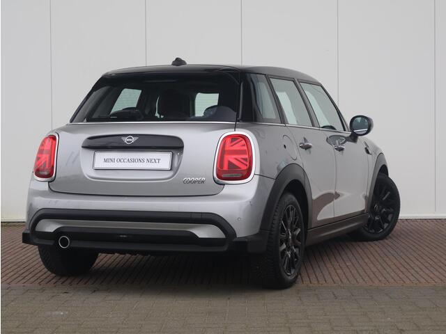 Mini COOPER 5-Deurs 1.5 Camden Edition Cruise Control/ LED-koplampen/ Navigatie /