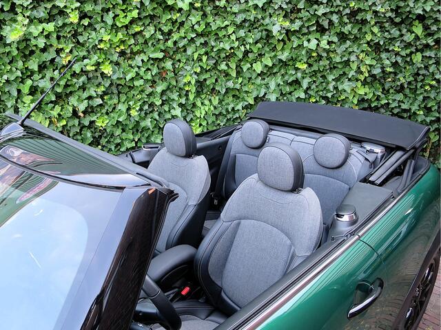 Mini COOPER Cabrio 1.5 Classic F57 LCI2 aut met Navi, A.cam, Head-up, Apple CP, DAB en 16"
