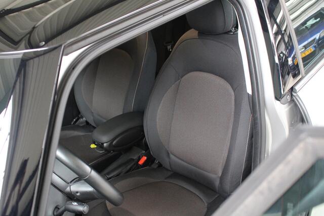 Mini COOPER 5-Deurs 1.5 Camden Edition Automaat | Navigatie | PDC | Cruise Control
