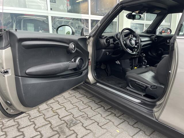 Mini COOPER Cabrio 1.5 Salt Airco Cruise control Stoelverwarming Stuurwiel multifunctioneel Telefoonverbinding Navigatiesysteem 4-Persoons