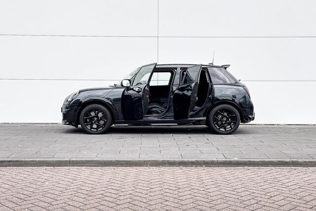 Mini COOPER 5-Deurs 1.5 C John Cooper Works XL