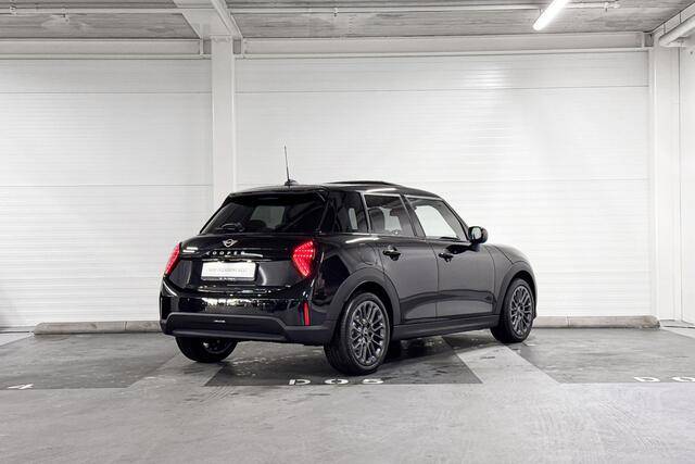 Mini COOPER 5-deurs Classic | Pakket M | Stuurwielverwarming | Harman/Kardon | Head-Up Display |