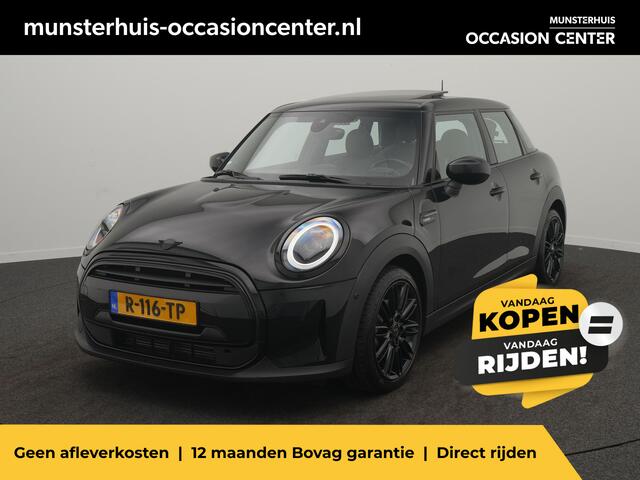 Mini COOPER 5-Deurs 1.5 Camden Plus Edition - RIJKLAARPRIJS - Automaat - Achteruitrijcamera - Head-Up Display - Elektrisch Glazen Panoramadak