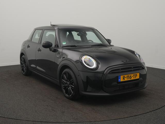 Mini COOPER 5-Deurs 1.5 Camden Plus Edition - RIJKLAARPRIJS - Automaat - Achteruitrijcamera - Head-Up Display - Elektrisch Glazen Panoramadak