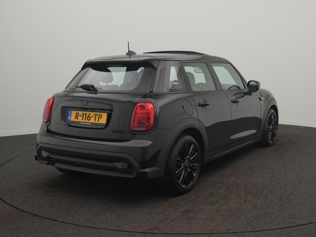Mini COOPER 5-Deurs 1.5 Camden Plus Edition - RIJKLAARPRIJS - Automaat - Achteruitrijcamera - Head-Up Display - Elektrisch Glazen Panoramadak