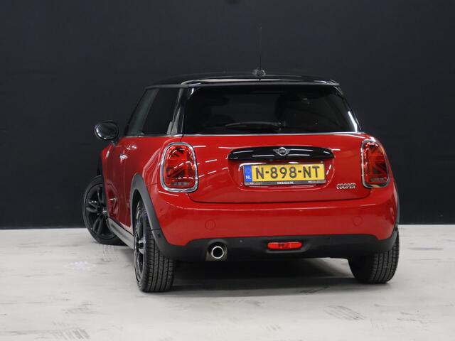 Mini COOPER 3-Deurs 1.5 Pepper [DIGITAL DASH, AUTOMAAT, NAVIGATIE, CAMERA, PDC V+A, CRUISE CONTROL, CLIMATE CONTROL, DAB, BLUETOOTH, SPORTSTUUR, BOORDCOMPUTER, NIEUWSTAAT]