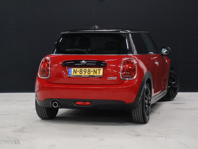 Mini COOPER 3-Deurs 1.5 Pepper [DIGITAL DASH, AUTOMAAT, NAVIGATIE, CAMERA, PDC V+A, CRUISE CONTROL, CLIMATE CONTROL, DAB, BLUETOOTH, SPORTSTUUR, BOORDCOMPUTER, NIEUWSTAAT]