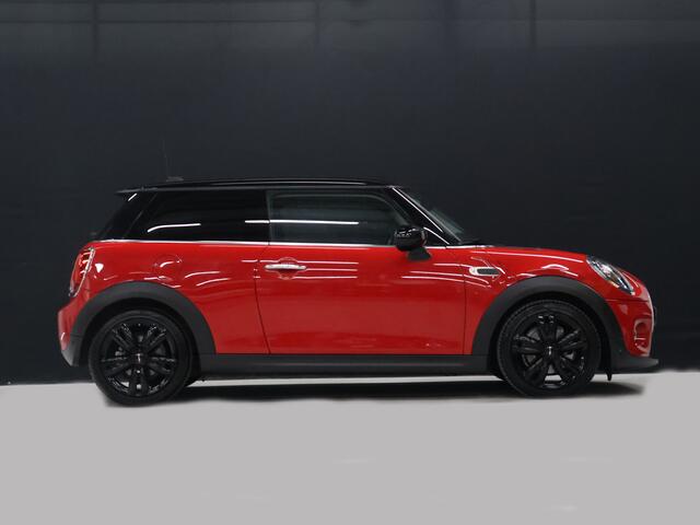 Mini COOPER 3-Deurs 1.5 Pepper [DIGITAL DASH, AUTOMAAT, NAVIGATIE, CAMERA, PDC V+A, CRUISE CONTROL, CLIMATE CONTROL, DAB, BLUETOOTH, SPORTSTUUR, BOORDCOMPUTER, NIEUWSTAAT]