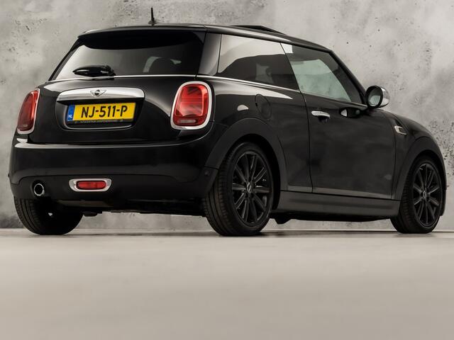 Mini COOPER 3-deurs 1.5 Chili Automaat 136Pk (PANORAMADAK, GROOT NAVI, LEDER, UNION JACK ACHTERLICHTEN, STOELVERWARMING, SPORTSTOELEN, GETINT GLAS, PARKEERSENSOREN, NIEUWSTAAT)