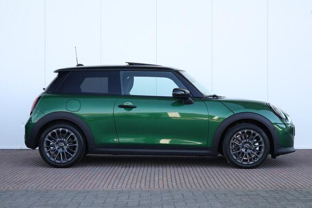 Mini COOPER 3-Deurs 1.5 C Blackyard | Pano-dak | Harman Kardon | Elektrische stoelen met geheugen | Head-up display | Comfortacces | Stoelverwarming