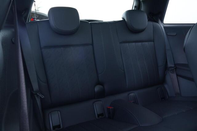 Mini COOPER 3-Deurs 1.5 C Blackyard | Pano-dak | Harman Kardon | Elektrische stoelen met geheugen | Head-up display | Comfortacces | Stoelverwarming