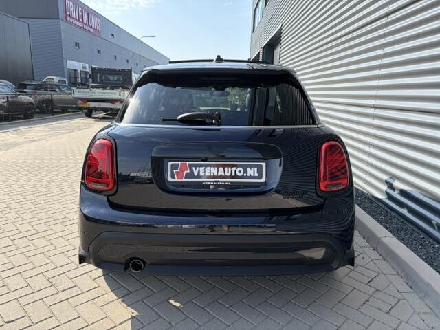 Mini COOPER 5-Deurs 1.5 Yours pano, nappa leder
