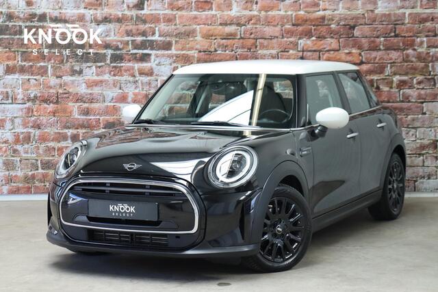 Mini COOPER Hatchback Camden Edition Automaat 5 deurs / Navigatiesysteem / DAB-Tuner / Bluetooth / Driving Assistant / LED-koplamp / Climate Control / Lichtpakket / Parkeersensoren / 16 Inch / Sfeerverlichting