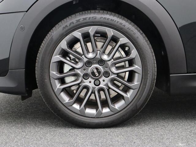 Mini COOPER 3-Deurs C Blackyard + Parking Assistant + Driving Assistant + Elektrisch verwarmde voorstoelen + 17''