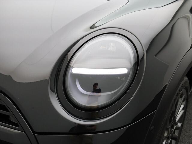 Mini COOPER 3-Deurs C Blackyard + Parking Assistant + Driving Assistant + Elektrisch verwarmde voorstoelen + 17''