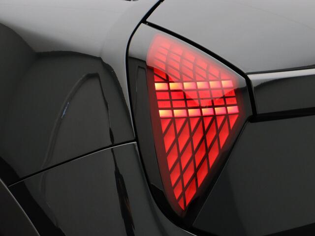 Mini COOPER 3-Deurs C Blackyard + Parking Assistant + Driving Assistant + Elektrisch verwarmde voorstoelen + 17''