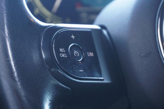 Mini COOPER 5-Deurs 1.5 Business Edition | FULL LED | HEADUP DISP. | SPORTSTOELEN | STOELVERW. | CAMERA |