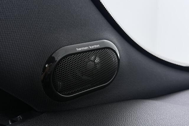 Mini COOPER 5-Deurs 1.5 Chili (PANORAMADAK, STOELVERWARMING, H/K AUDIO, DEALER ONDERHOUDEN)