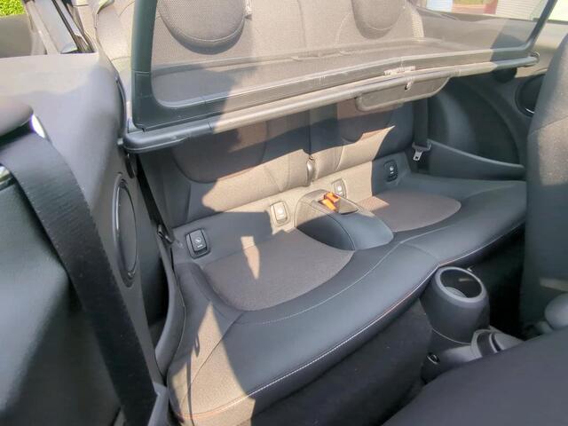 Mini COOPER Cabrio 1.5 136pk Automaat Business / Navigatie / Camera / Harman&Kardon