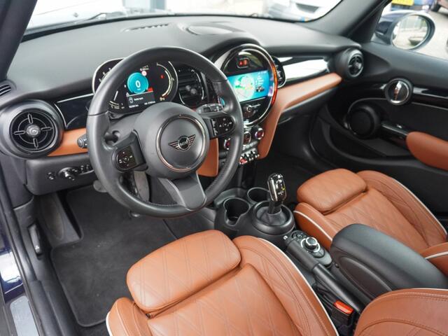 Mini COOPER 5-Deurs 1.5 Camden Leder | CarPlay | Goed onderhouden | Clima