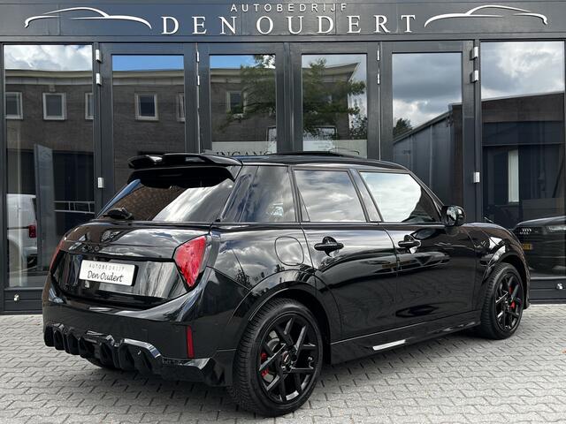Mini COOPER 5-Deurs 1.5 C John Cooper Works M / JCW / PANO / CAMERA / CARPLAY