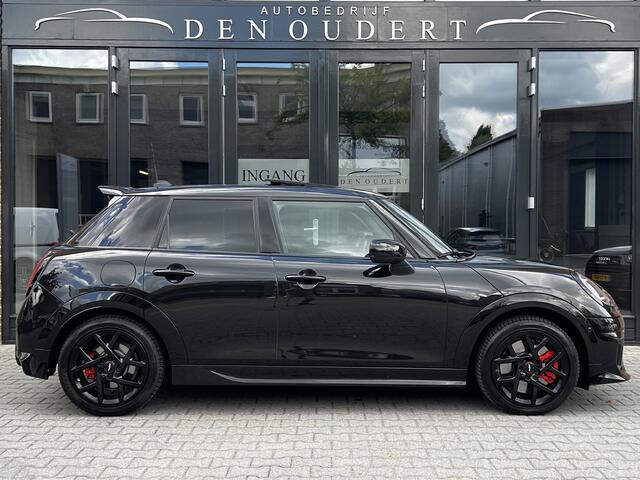 Mini COOPER 5-Deurs 1.5 C John Cooper Works M / JCW / PANO / CAMERA / CARPLAY