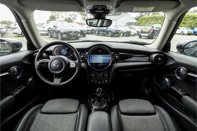 Mini COOPER 3-Deurs 1.5 Camden Edition | Carplay | NL auto
