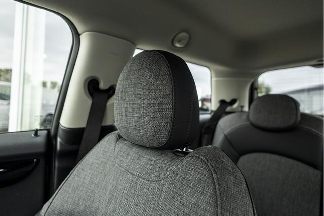 Mini COOPER 3-Deurs 1.5 Camden Edition | Carplay | NL auto