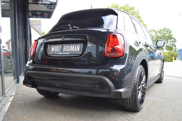 Mini COOPER 5-Deurs 1.5 Aut. Led Leder Panorama Camera Harman/Kardon Head-Up Pdc