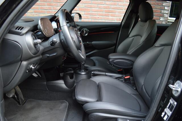 Mini COOPER 5-Deurs 1.5 Aut. Led Leder Panorama Camera Harman/Kardon Head-Up Pdc