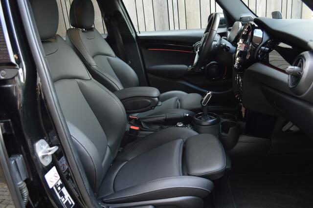 Mini COOPER 5-Deurs 1.5 Aut. Led Leder Panorama Camera Harman/Kardon Head-Up Pdc