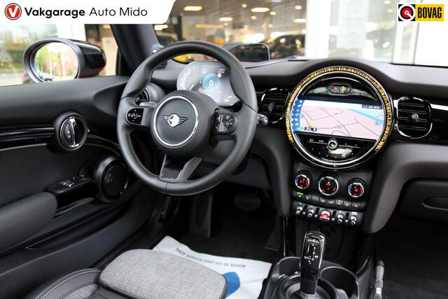 Mini COOPER 3-Deurs 1.5 Automaat Camden Plus Edition | Panorama | NL auto