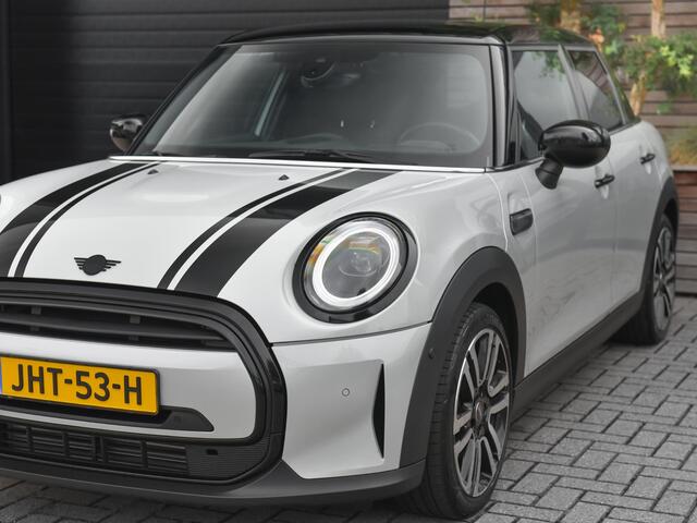 Mini COOPER 5-Deurs 1.5 Business Edition Leer Camera Led Navi Cruise