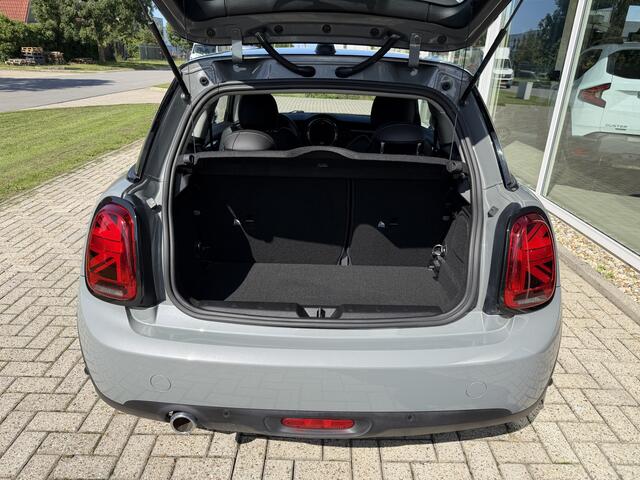 Mini COOPER 3-Deurs 1.5 Chili Speciaal Grijs metallic
