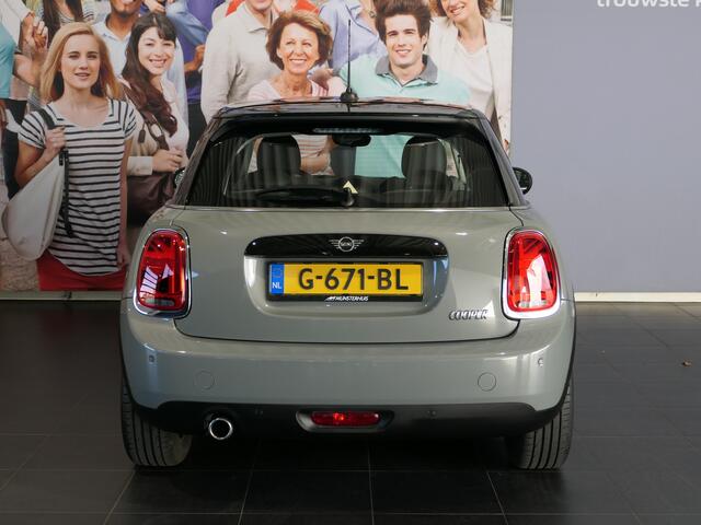 Mini COOPER 5-Deurs 1.5 *Dealer onderhouden!* - Alarm klasse 3 - Navi - Cruise - Sensor Achter -