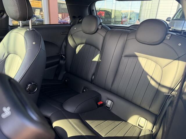 Mini COOPER 3-Deurs 1.5 Resolute Edition | Pano | Harman / Kardon | Apple Carplay | Leder | Stoelverwarming | Achteruitrijcamera |