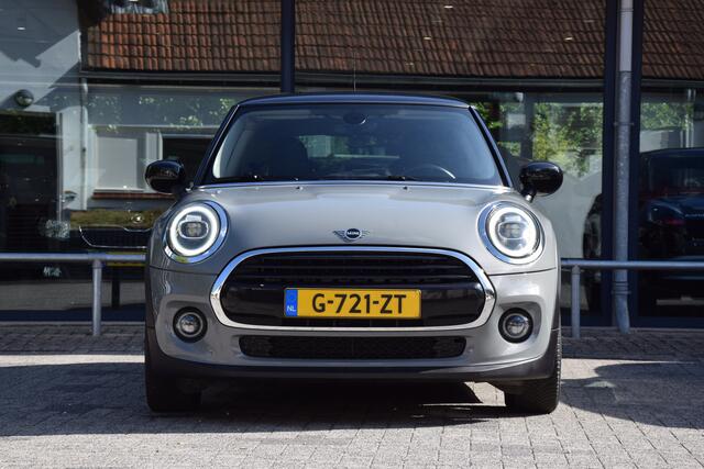 Mini COOPER 3-Deurs 1.5 136PK | Org. NL | BOVAG Garantie | DAB | LED koplampen en Achterlichten | Cruise Control | Airconditioning | Voorruitverwarming | 16'' Velgen met All Season Banden |