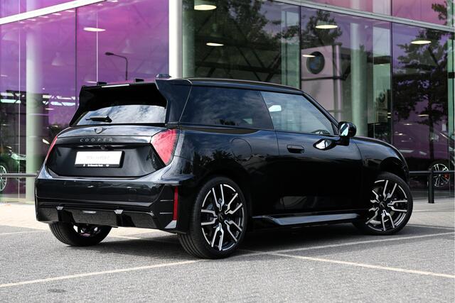 Mini COOPER Hatchback E / John Cooper Works / Pakket L / 18" JCW Lap Spoke 2-tone