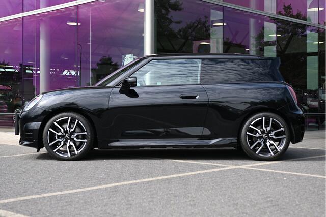 Mini COOPER Hatchback E / John Cooper Works / Pakket L / 18" JCW Lap Spoke 2-tone