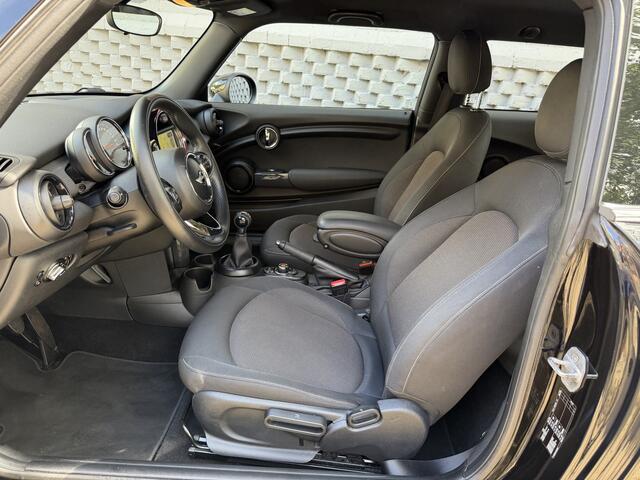 Mini COOPER 3-Deurs 1.5 Business Navigatie Dealeronderhouden Cruise control