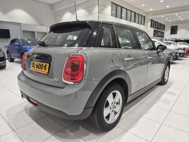 Mini COOPER 5-Deurs 1.5 | Automaat | Navigatie | Cruise Control | Bluetooth |