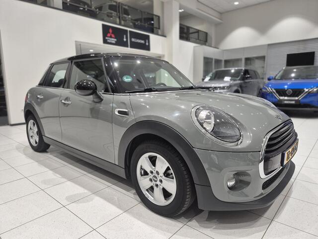 Mini COOPER 5-Deurs 1.5 | Automaat | Navigatie | Cruise Control | Bluetooth |