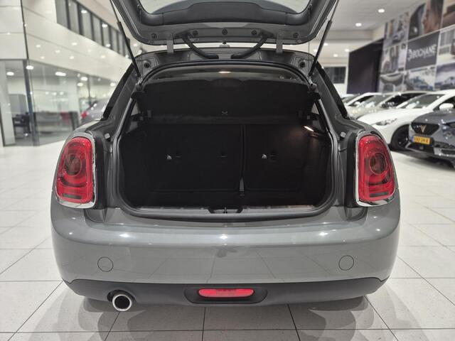 Mini COOPER 5-Deurs 1.5 | Automaat | Navigatie | Cruise Control | Bluetooth |