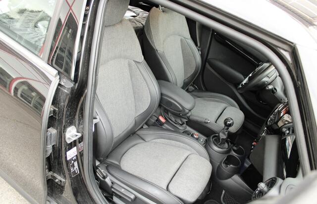 Mini COOPER 5-Deurs 1.5 Chili. Panorama,Led,Navi,Half leer, Facelift ! Zeer mooi !!