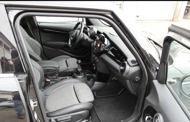 Mini COOPER 5-Deurs 1.5 Chili. Panorama,Led,Navi,Half leer, Facelift ! Zeer mooi !!