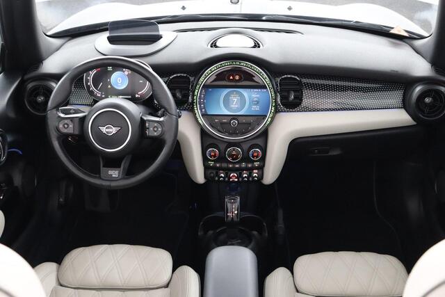Mini COOPER Cabrio 1.5 Classic | Comfort Access | Achteruitrijcamera | Verwarmde voorstoelen | Head-Up Display | Adaptieve LED Koplampen | Sportstoelen | Stuurwielrand verwarmd |