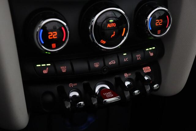 Mini COOPER Cabrio 1.5 Classic | Comfort Access | Achteruitrijcamera | Verwarmde voorstoelen | Head-Up Display | Adaptieve LED Koplampen | Sportstoelen | Stuurwielrand verwarmd |