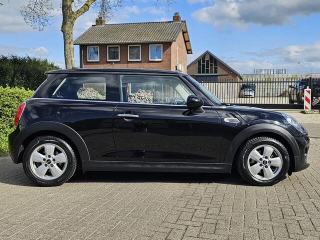Mini COOPER Mini 1.5 Cooper! Airco! Lm Velgen! Navi! NL auto! Apk 8-2027! SUMMER SALE!