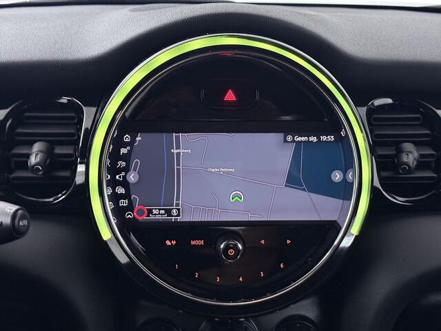 Mini COOPER 3-Deurs 1.5 Business Edition | Climate Control | Navigatie | Parkeersensoren | LED | Onderweg-naar-dealer