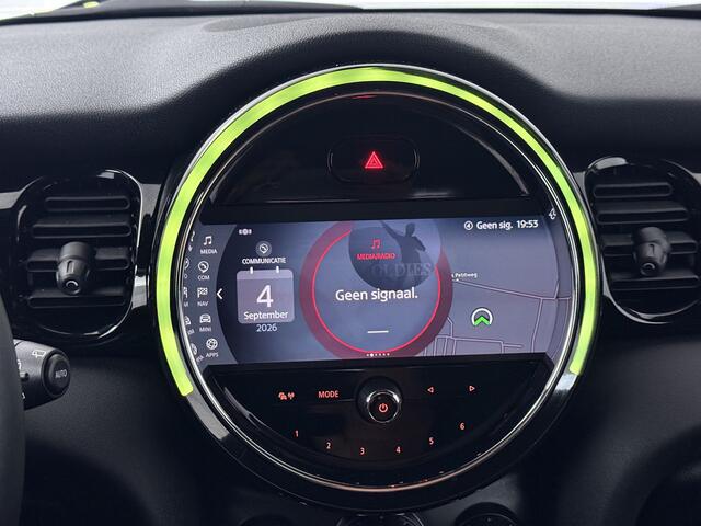 Mini COOPER 3-Deurs 1.5 Business Edition | Climate Control | Navigatie | Parkeersensoren | LED | Onderweg-naar-dealer